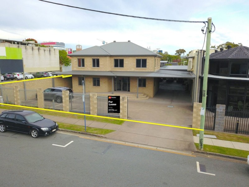 8 RAWLINS STREET, Southport QLD 4215