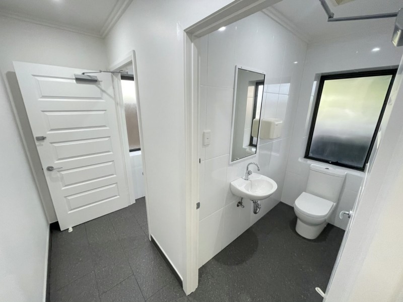 8 RAWLINS STREET, Southport QLD 4215