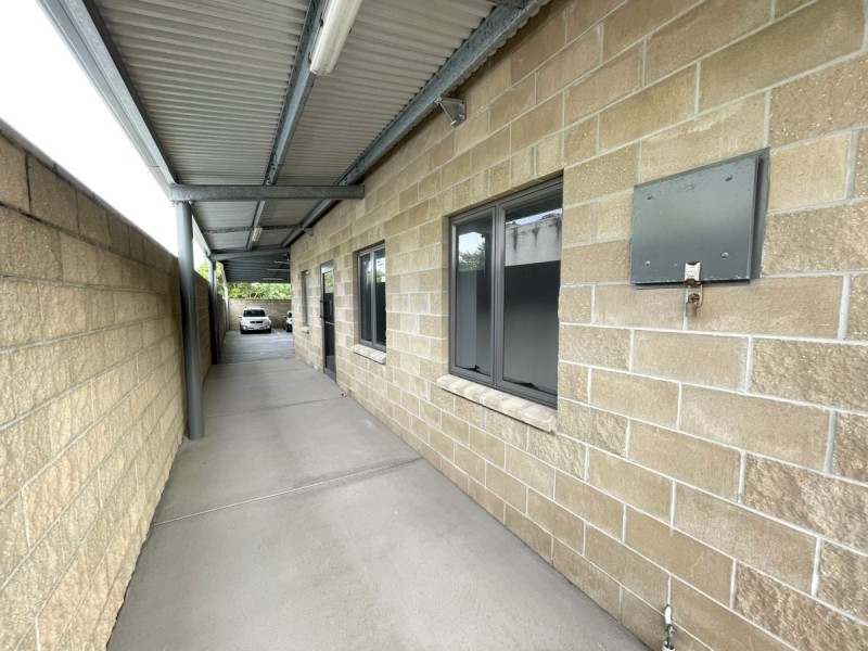 8 RAWLINS STREET, Southport QLD 4215