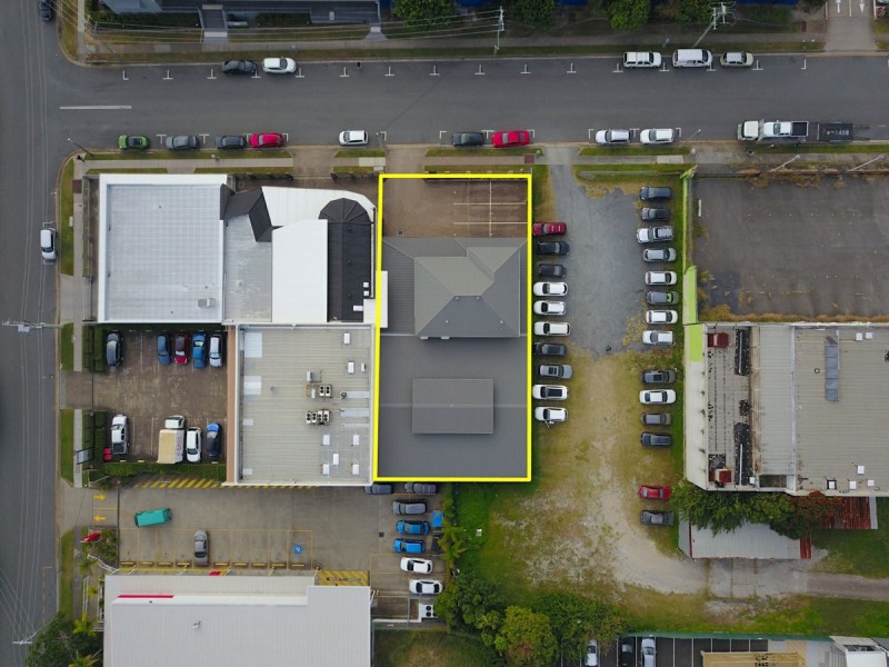 8 RAWLINS STREET, Southport QLD 4215