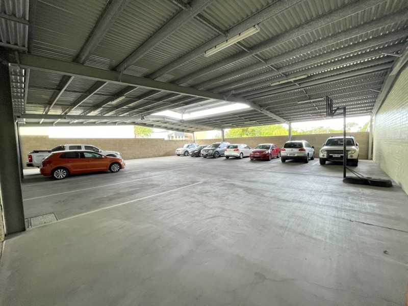 8 RAWLINS STREET, Southport QLD 4215