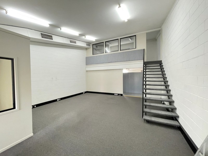 2/117 SCARBOROUGH STREET, Southport QLD 4215