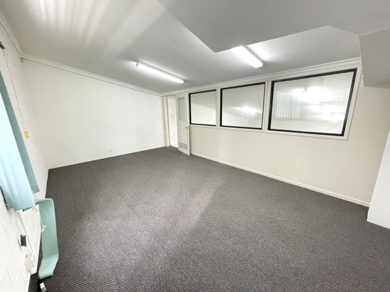 2/117 SCARBOROUGH STREET, Southport QLD 4215
