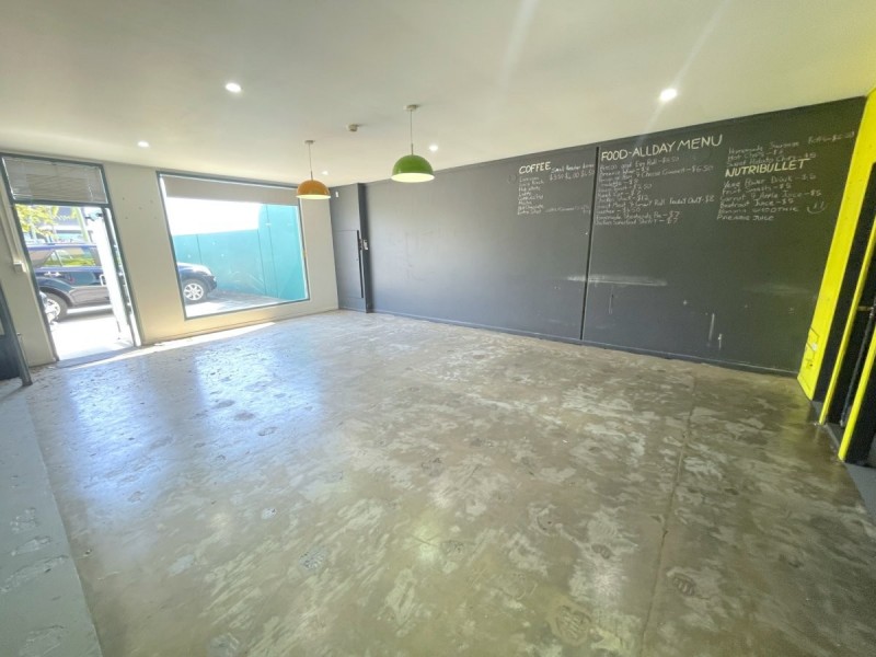 6 ERETON DRIVE, Arundel QLD 4214