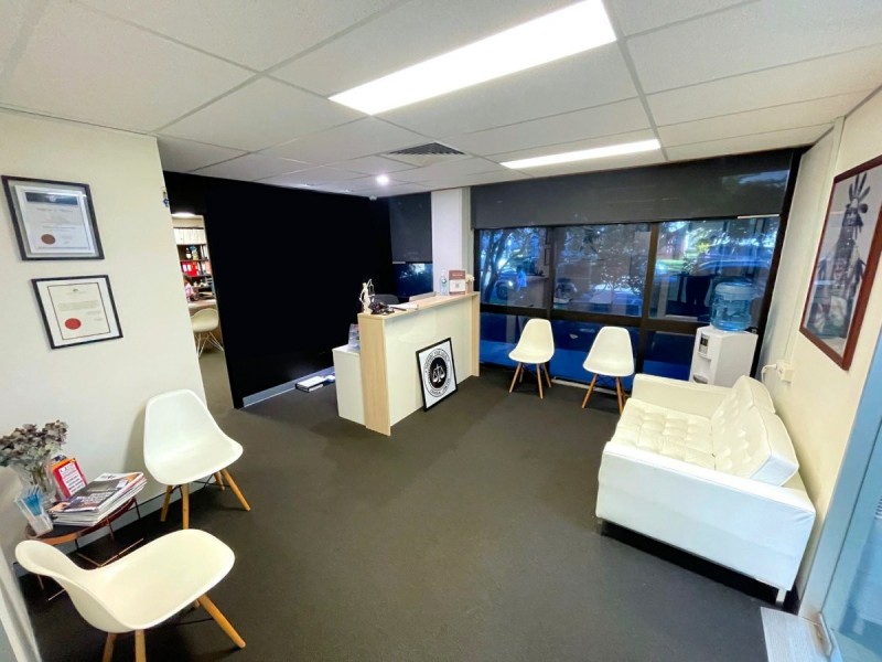 9 BAY STREET, Southport QLD 4215