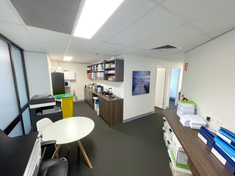 9 BAY STREET, Southport QLD 4215