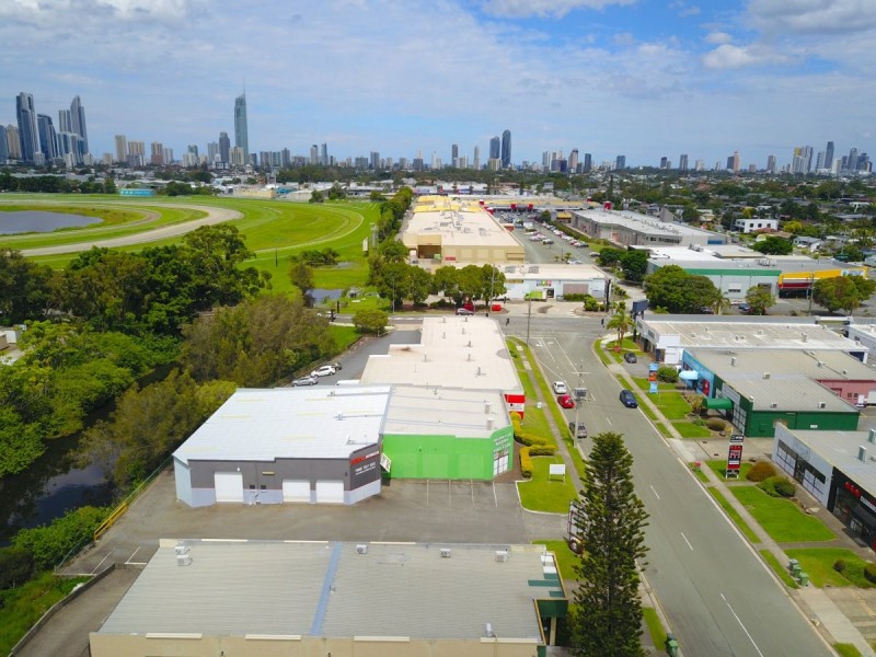 3 STRATHAIRD ROAD, Bundall QLD 4217