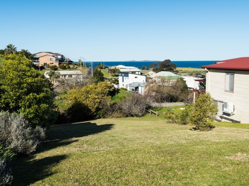 12 Baldwin Avenue, Kianga NSW 2546