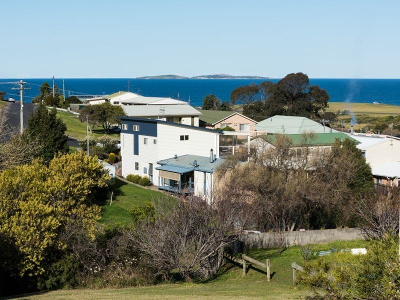 12 Baldwin Avenue, Kianga NSW 2546