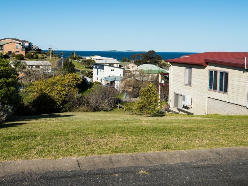12 Baldwin Avenue, Kianga NSW 2546