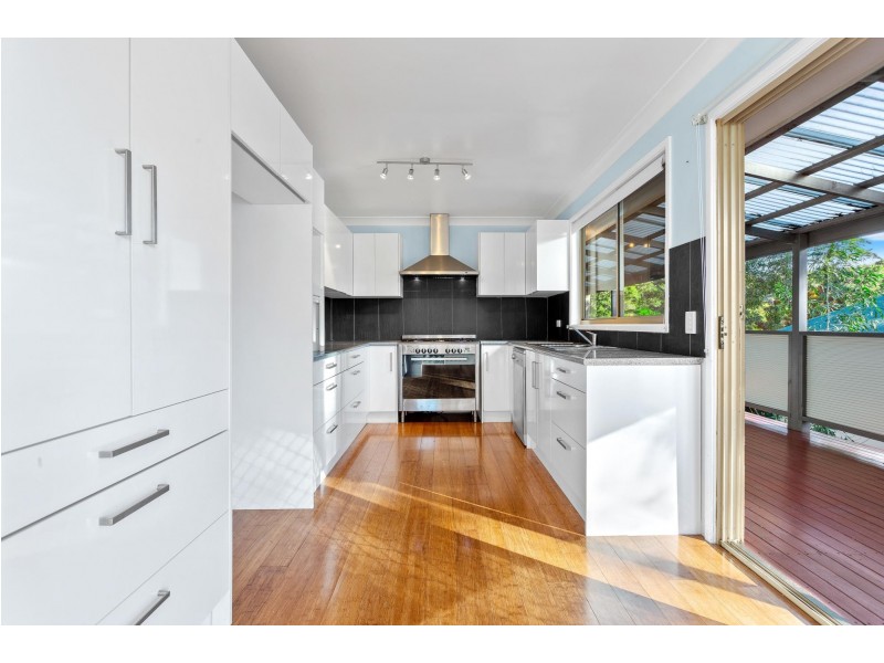 33 Goolara Avenue, Dalmeny NSW 2546