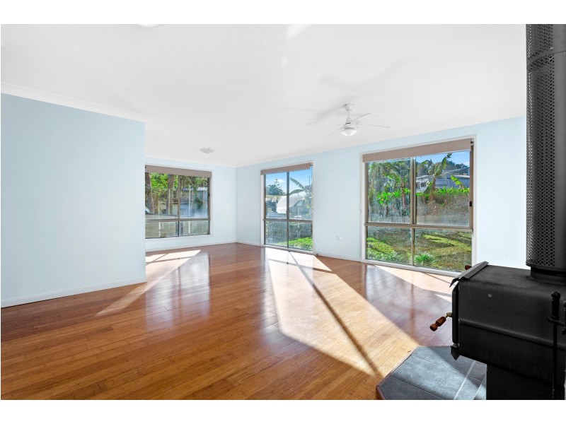 33 Goolara Avenue, Dalmeny NSW 2546