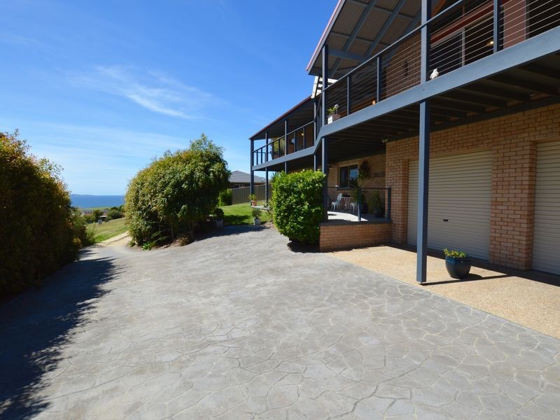 11 Dawn Parade, Kianga NSW 2546