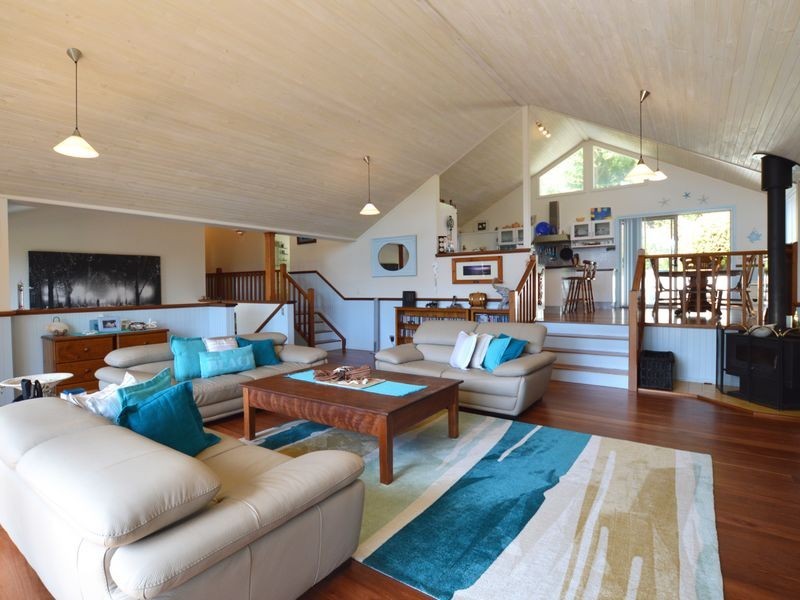 11 Dawn Parade, Kianga NSW 2546