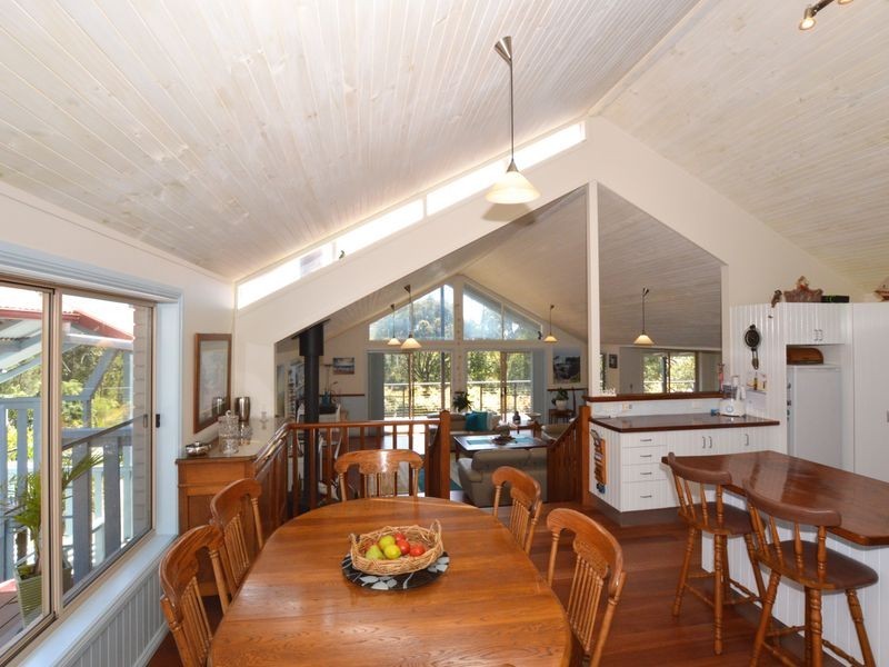 11 Dawn Parade, Kianga NSW 2546