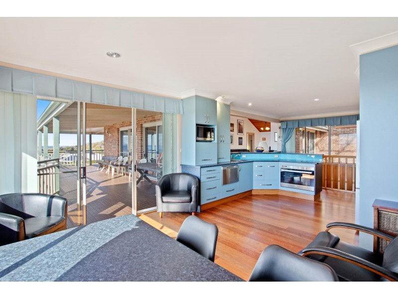 15 Dawn Parade, Kianga NSW 2546