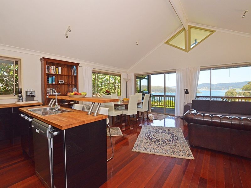 11 Taylor Street, Narooma NSW 2546