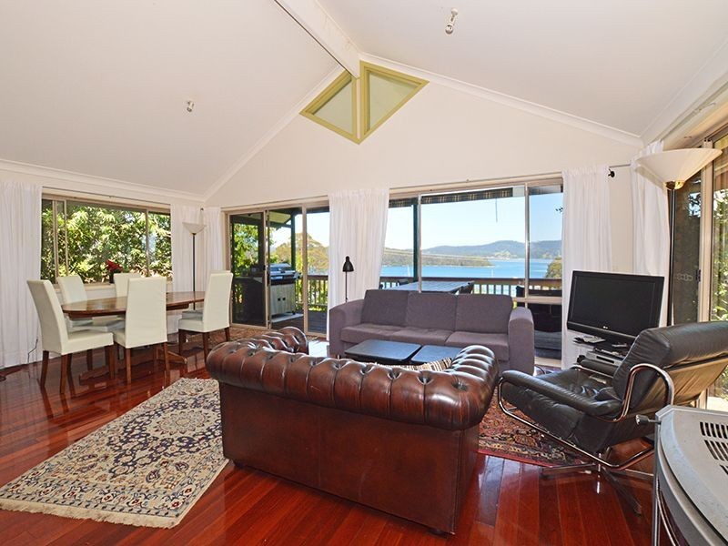 11 Taylor Street, Narooma NSW 2546