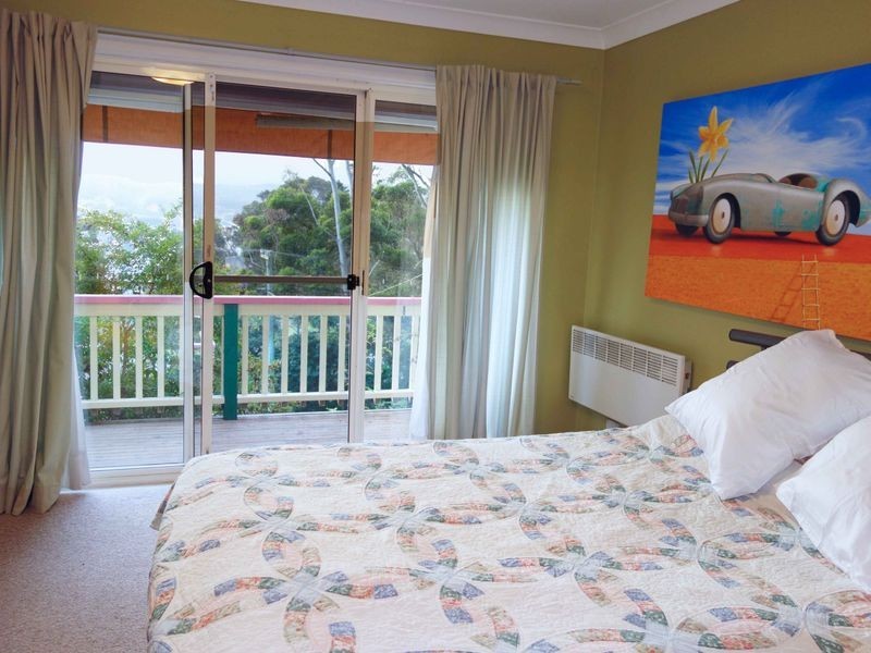 11 Taylor Street, Narooma NSW 2546