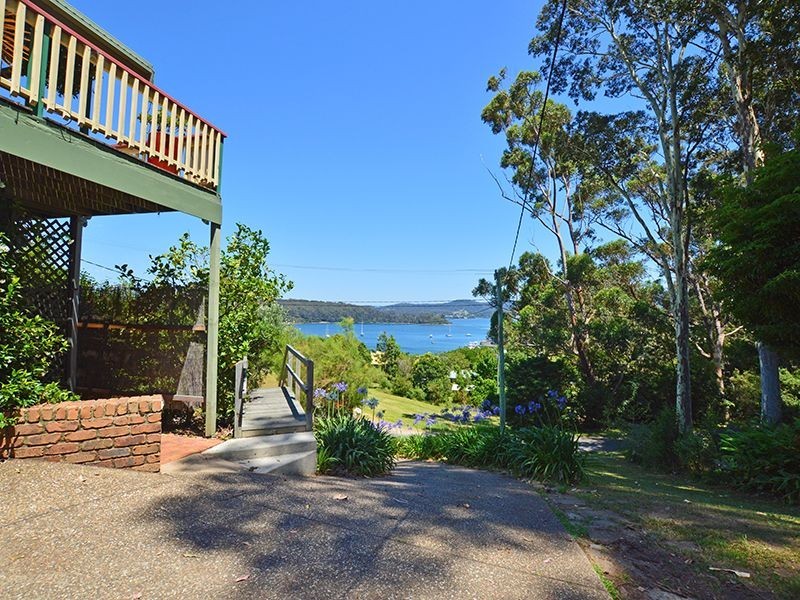 11 Taylor Street, Narooma NSW 2546