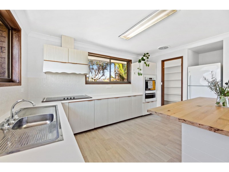 5 Lakeside Drive, Kianga NSW 2546