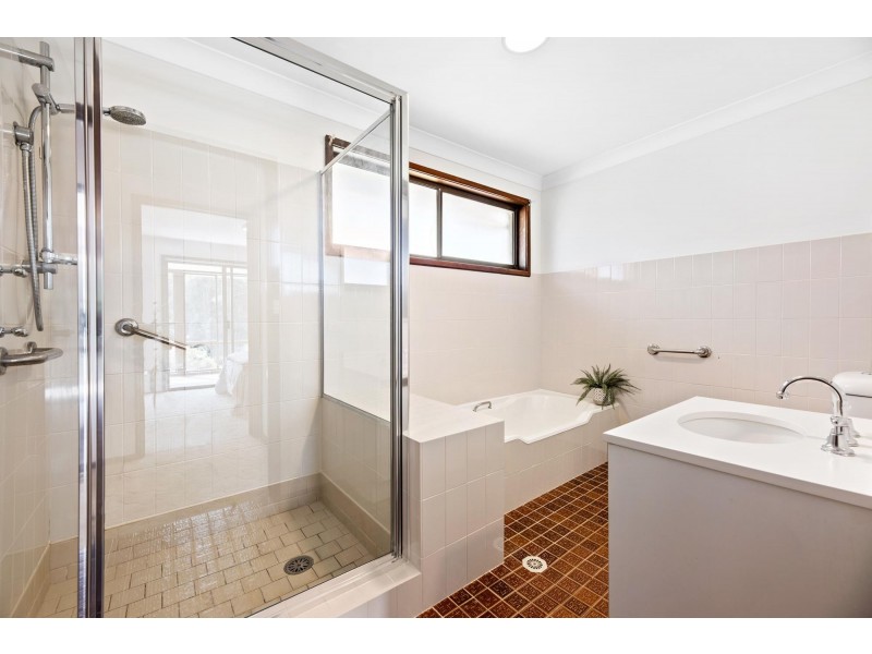 5 Lakeside Drive, Kianga NSW 2546