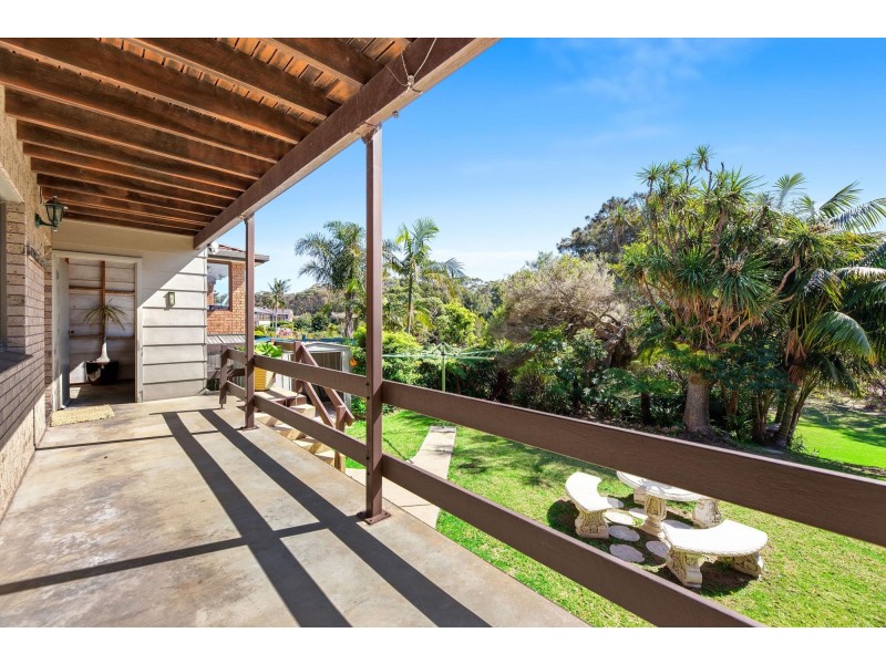 5 Lakeside Drive, Kianga NSW 2546