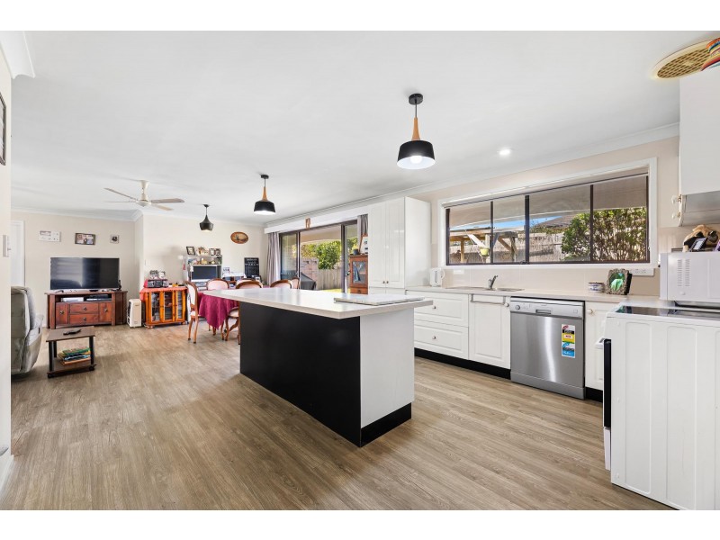 12 Myuna st, Dalmeny NSW 2546