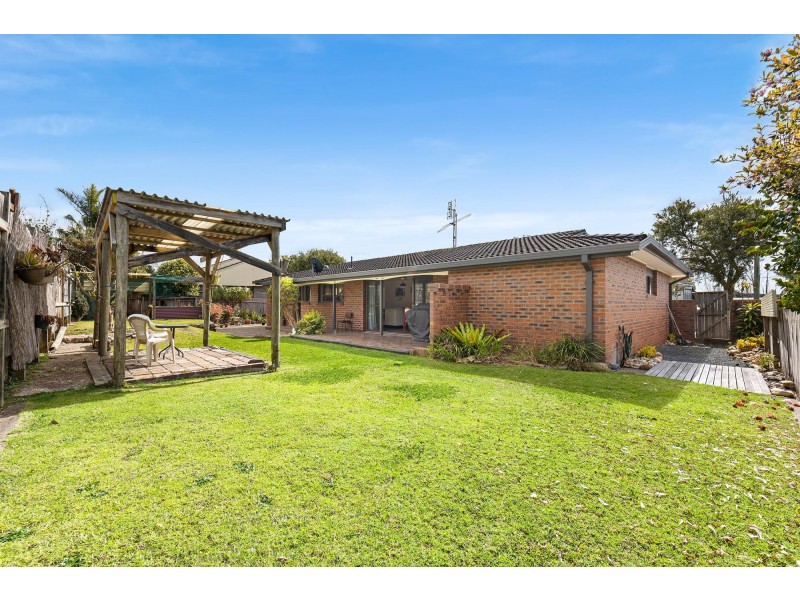 12 Myuna st, Dalmeny NSW 2546