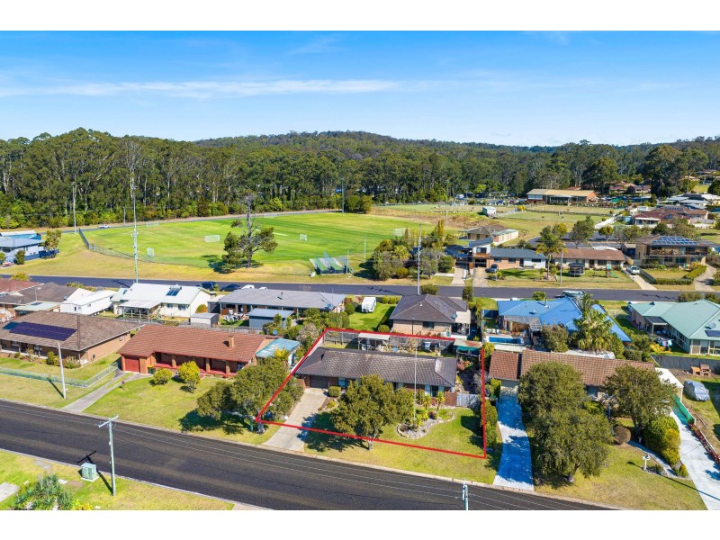 12 Myuna st, Dalmeny NSW 2546