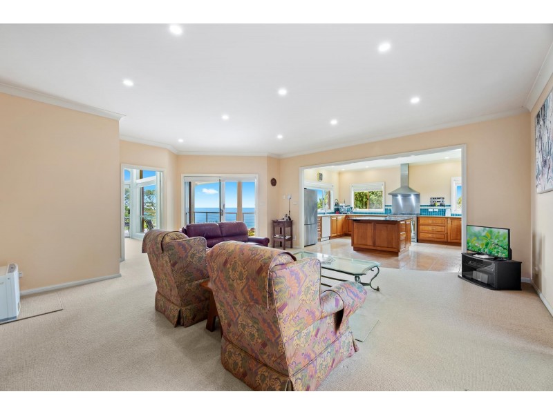 38 Warbler Crescent, North Narooma NSW 2546