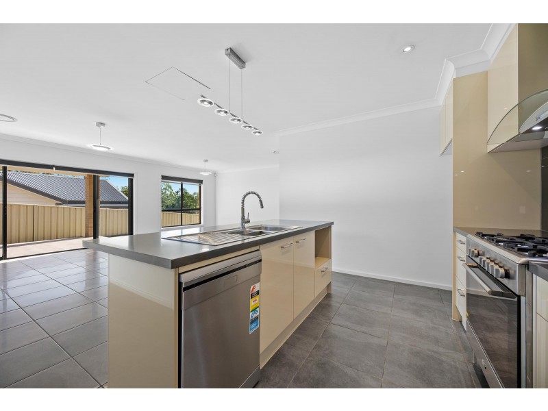 8 Dulip Close, Dalmeny NSW 2546
