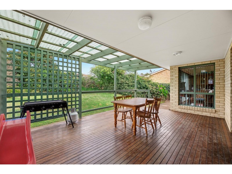 8 George Place, Dalmeny NSW 2546