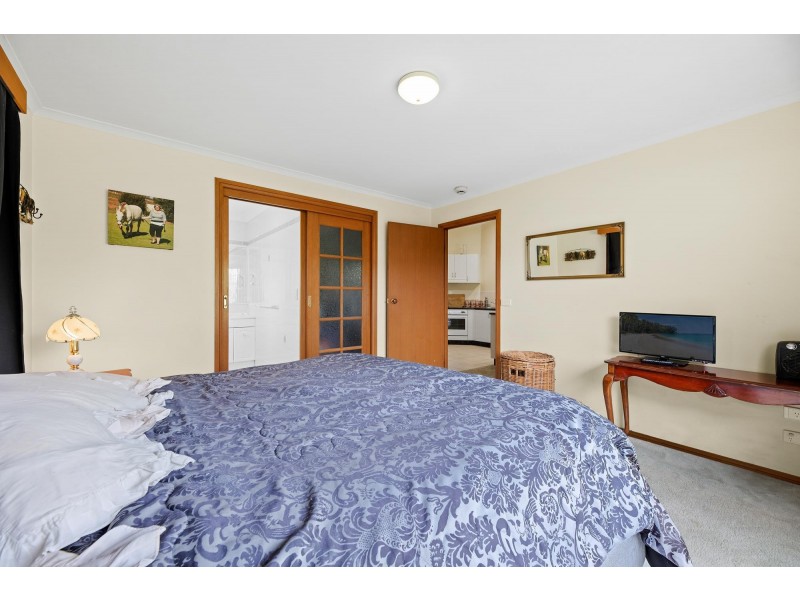 8 George Place, Dalmeny NSW 2546