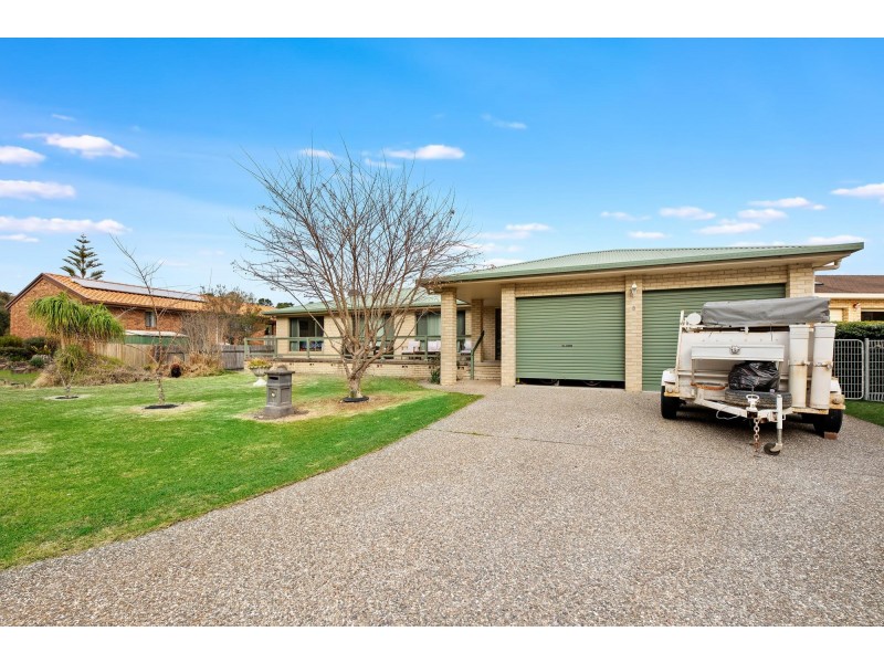 8 George Place, Dalmeny NSW 2546