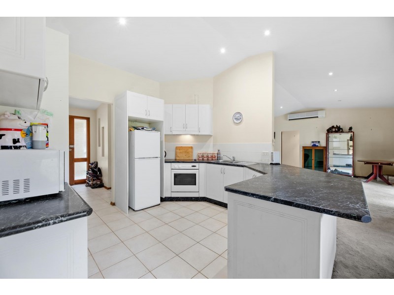 8 George Place, Dalmeny NSW 2546