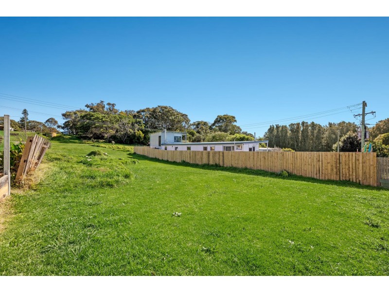 7 Wallaga Lake Road, Wallaga Lake Heights NSW 2546