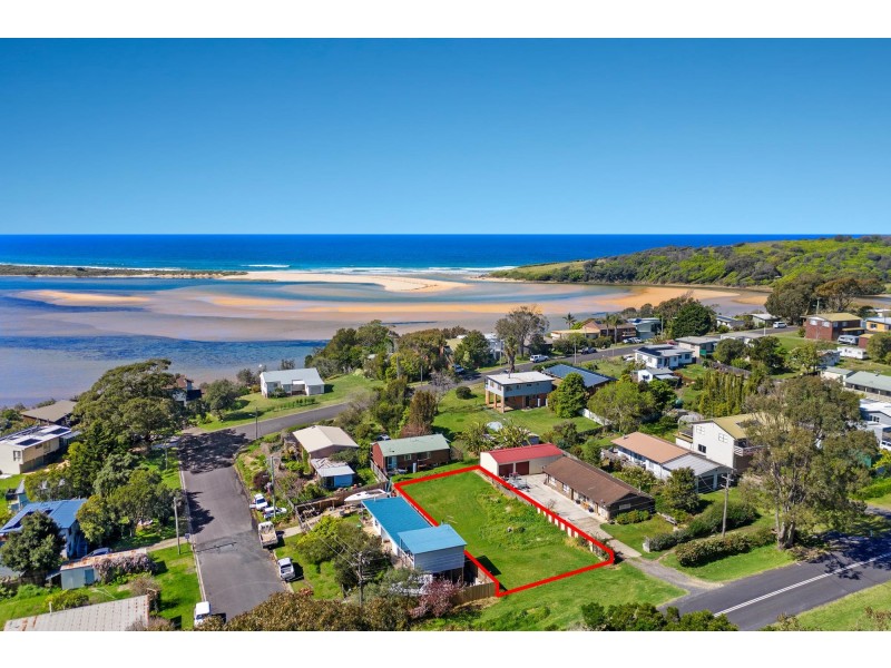 7 Wallaga Lake Road, Wallaga Lake Heights NSW 2546