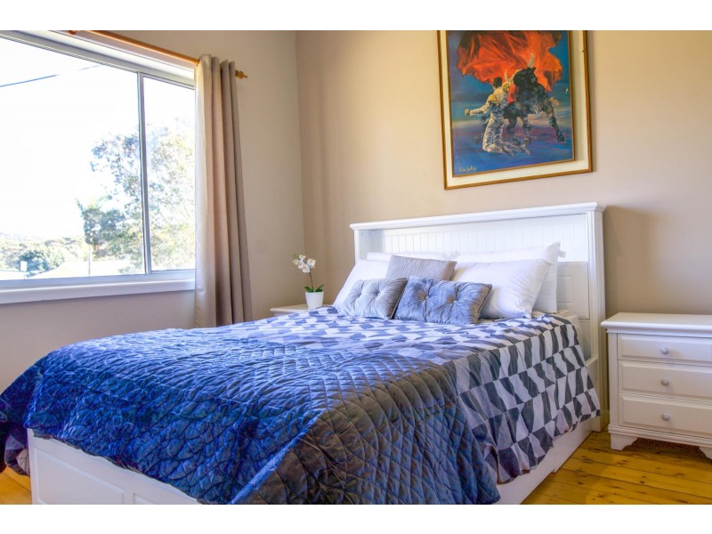 6 Sunset Boulevard, Kianga NSW 2546