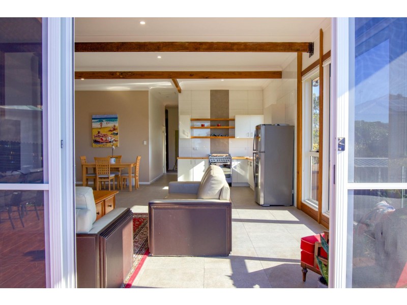 6 Sunset Boulevard, Kianga NSW 2546