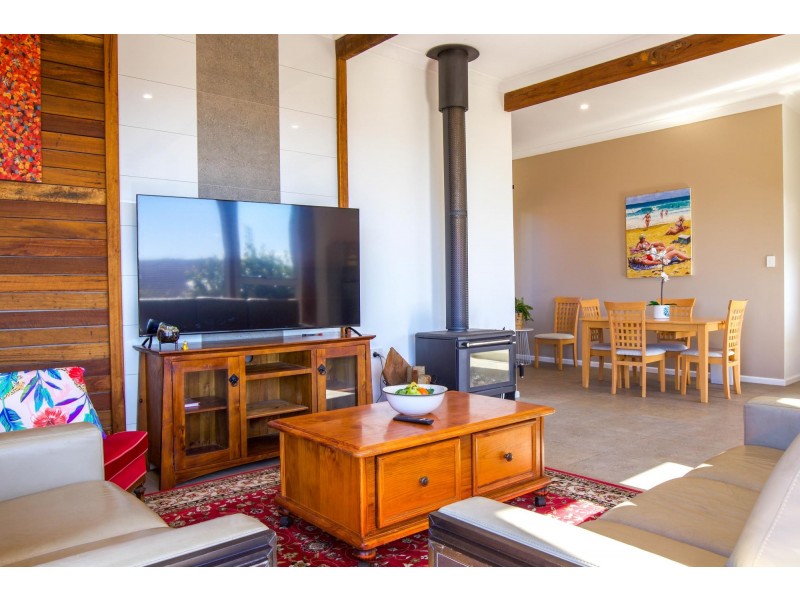 6 Sunset Boulevard, Kianga NSW 2546