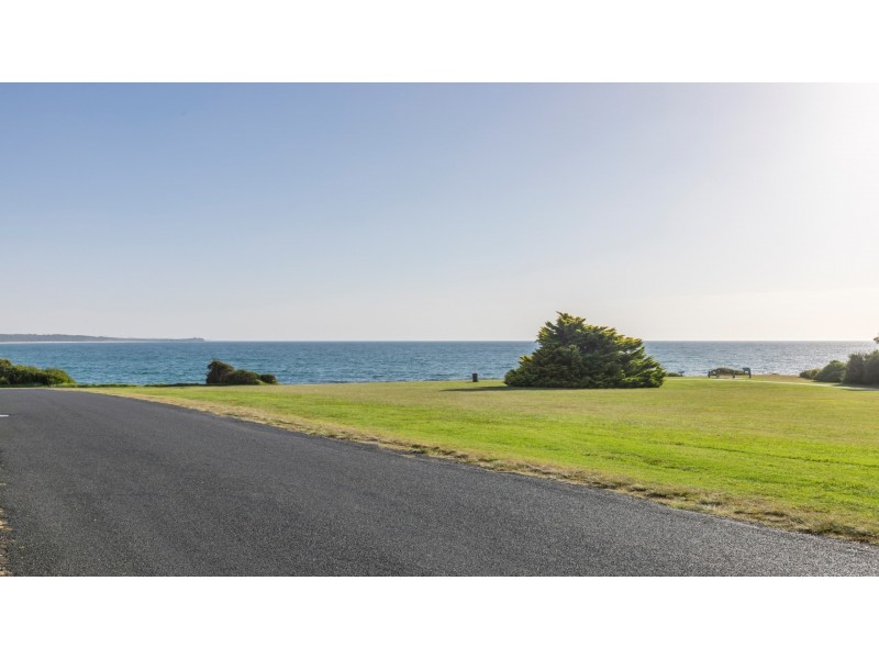 33 McMillan Crescent, Dalmeny NSW 2546