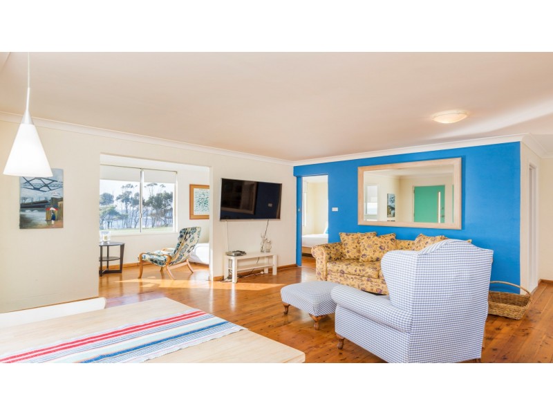 33 McMillan Crescent, Dalmeny NSW 2546