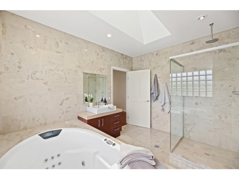 73 Rainforest Parkway, Narooma NSW 2546