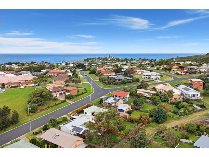 19 Cresswick Parade, Dalmeny NSW 2546