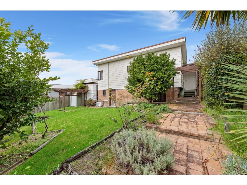 19 Cresswick Parade, Dalmeny NSW 2546
