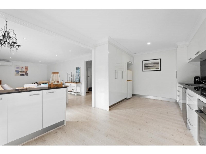 27 Barker Parade, Narooma NSW 2546