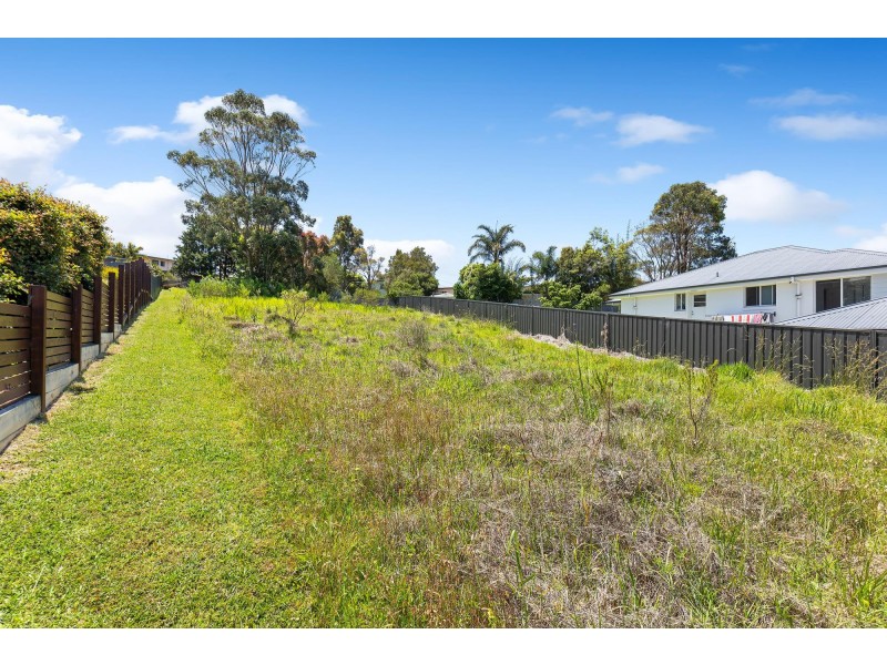 11 Yabbarra Drive, Dalmeny NSW 2546
