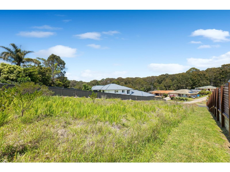 11 Yabbarra Drive, Dalmeny NSW 2546