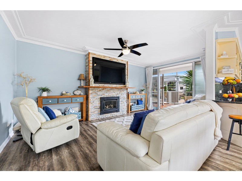 9 Riverside Drive, Narooma NSW 2546